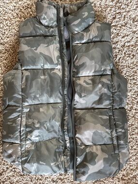 SO Camo Puffer Vest